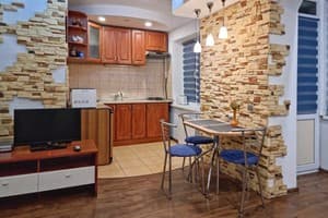 Квартира Home-Hotel на левом берегу ул. Митрополита Андрея Шептицкого, 1-а. Апартаменты трехместный ул.Шептицкого 1-а 1