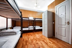 Хостел Pallet Hostel. Место в общем 8-местном номере с удобствами 1