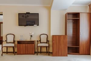 Печерский 17