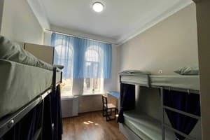 Хостел on Universytet. Место в мужском 4-местном номере  1